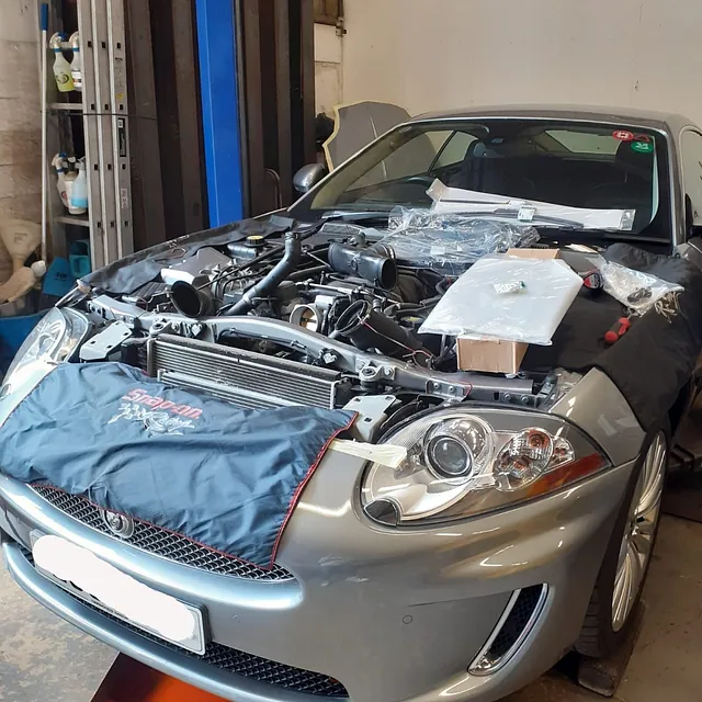 Jaguar XK8