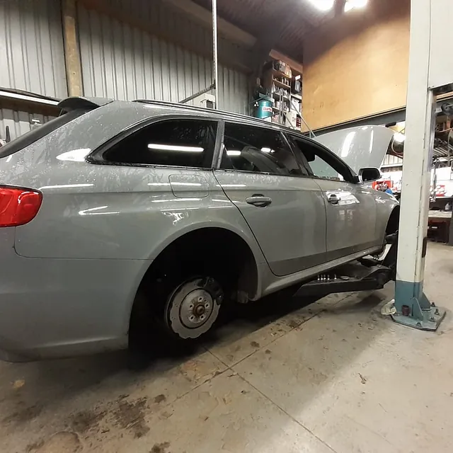 Audi RS4 - Tyres & Brakes
