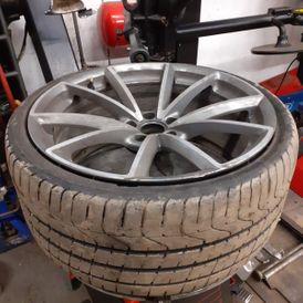 Audi RS4 - Tyres & Brakes