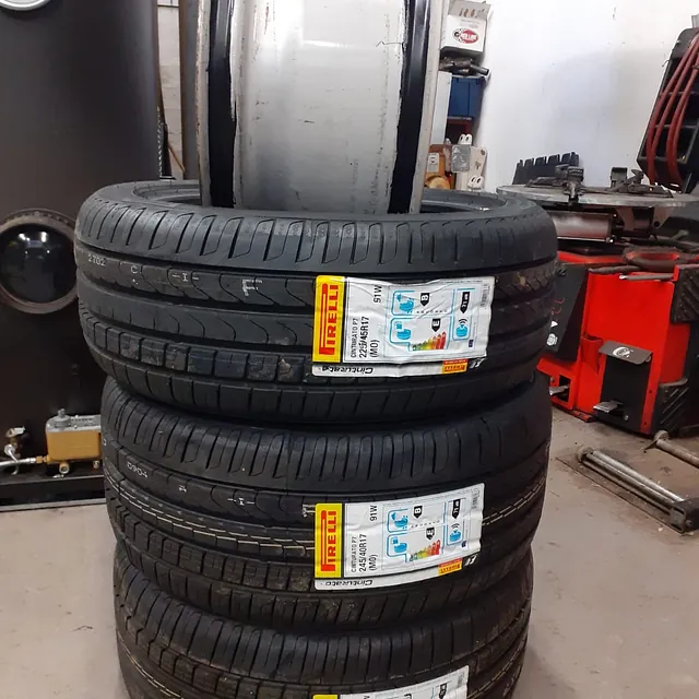 Mercedes C200 - New Tyres