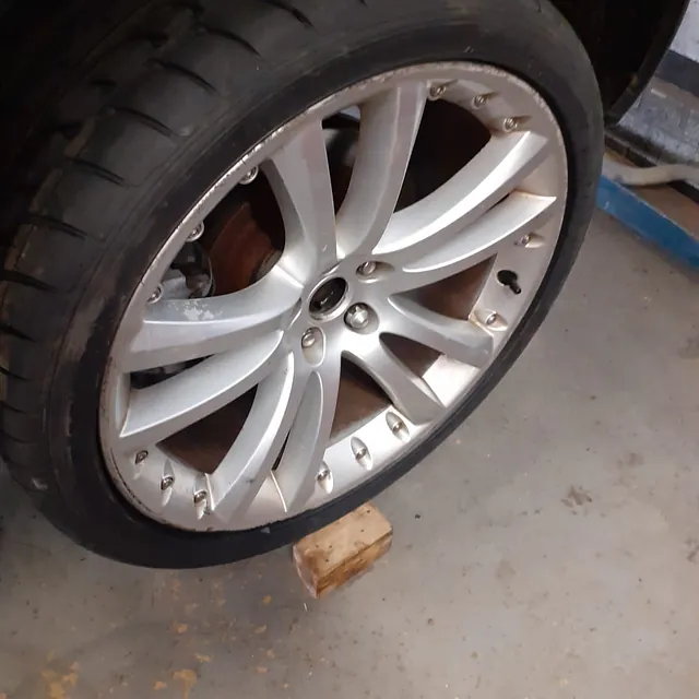 jaguar tyres