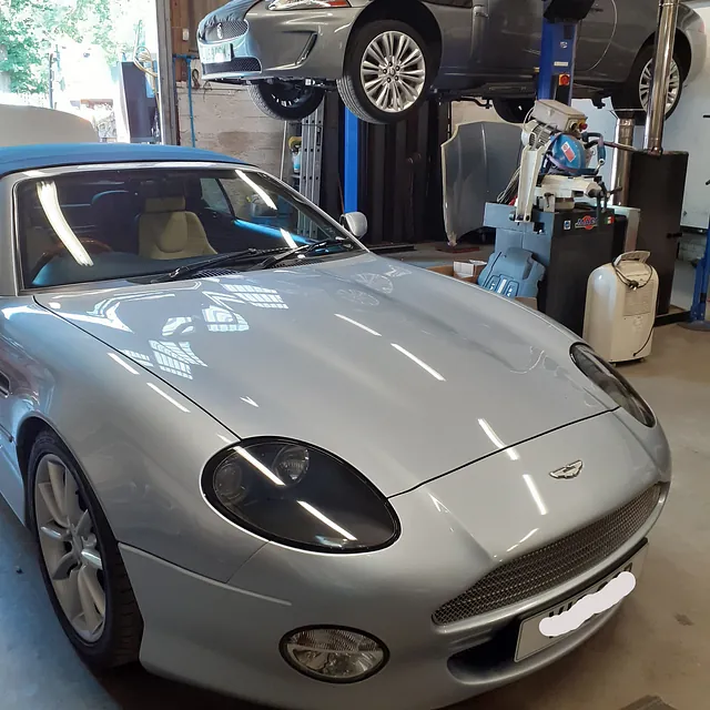 Aston Martin DB7 Vantage 